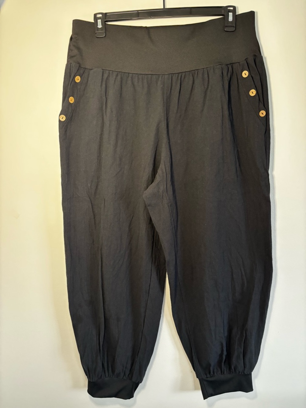SHEIN Black Relaxed Button-Accent Jogger Pants
